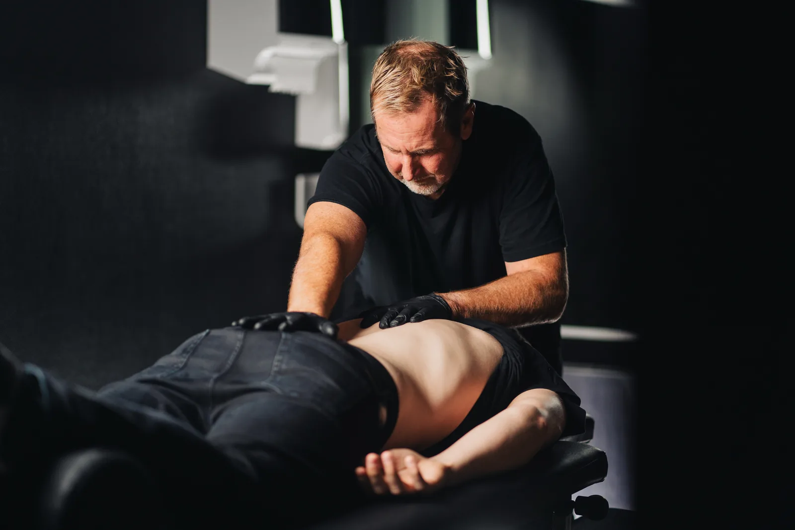 Klassische Rückenmassage bei Physio Family Koblenz