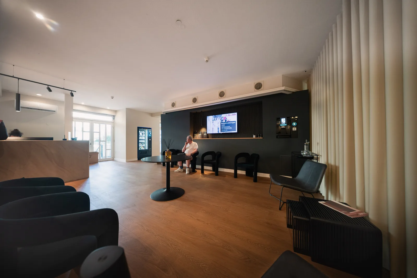 Lounge-Bereich der Physio Family Koblenz