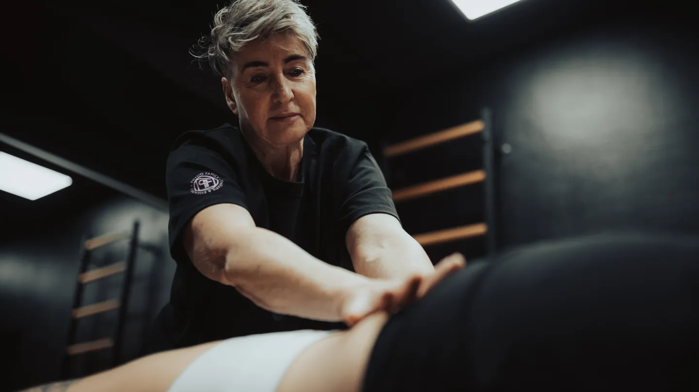 Sportmassage am Rücken bei Physio Family Koblenz