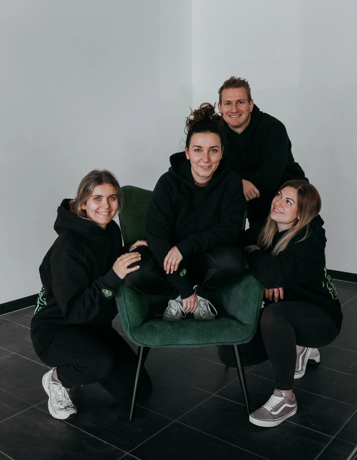 Teammitglieder der Physio Family Koblenz im Aufenthaltsraum